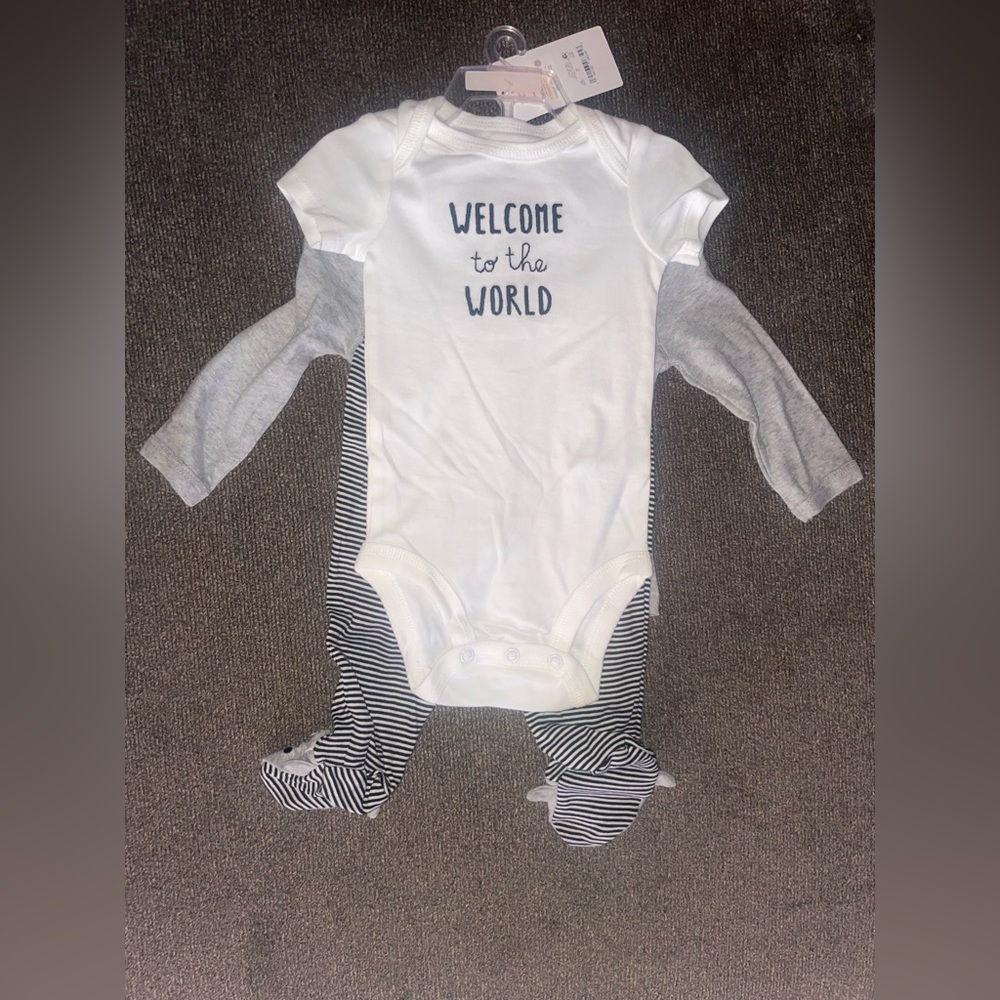 3 piece infant set Brand New Never Worn